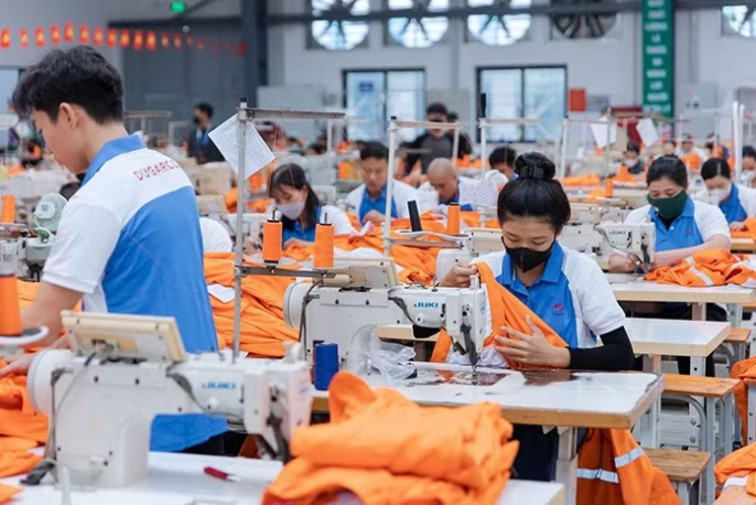 Kinh tế Việt Nam 8 tháng: Nhiều động lực tăng trưởng cùng 'tăng tốc'